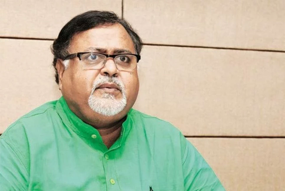 ২ দিনের রিমান্ডে পশ্চিমবঙ্গের শিল্পমন্ত্রী পার্থ চট্টোপাধ্যায়