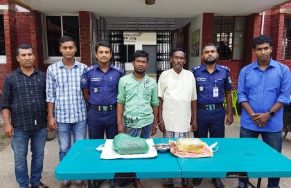 মোরেলগঞ্জে গাঁজাসহ পিতা-পুত্র গ্রেফতার