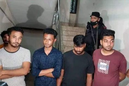 চবি ছাত্রীকে হেনস্তার ঘটনায় তিন ছাত্রসহ গ্রেফতার ৪