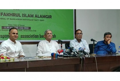 আগে ভোট হতো উৎসব নিয়ে, এখন ভোট কেন্দ্রে কুকুর বসে থাকে : ফখরুল 

