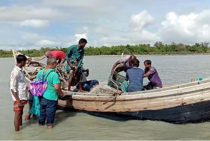 মধ্যরাতের পরে গভীর সমুদ্রে যাত্রা শুরু করবে জেলেরা
