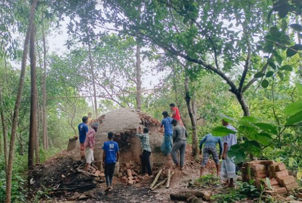 কালিয়াকৈরে অবৈধ কয়লার ভাটায় অভিযান, ধ্বংস