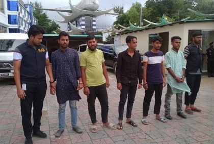 রোহিঙ্গাদের অবৈধ সিম সরবরাহ করতো চক্রটি, আটক ৫ 