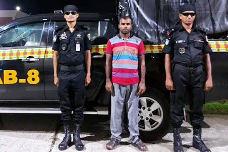 বরিশালে মাইক্রোবাসের ৬ যাত্রী নিহতের ঘটনায় বাসচালক গ্রেফতার