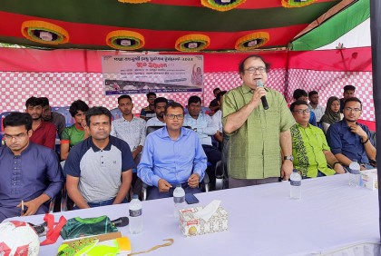 বরিশাল বিশ্ববিদ্যালয়ে ‘পদ্মা বহুমুখী সেতু ফুটবল টুর্নামেন্ট’ উদ্বোধন
