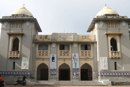 ঢাবিতে ‘গেস্টরুমে’ না যাওয়ায় শিক্ষার্থী নির্যাতনের অভিযোগ
