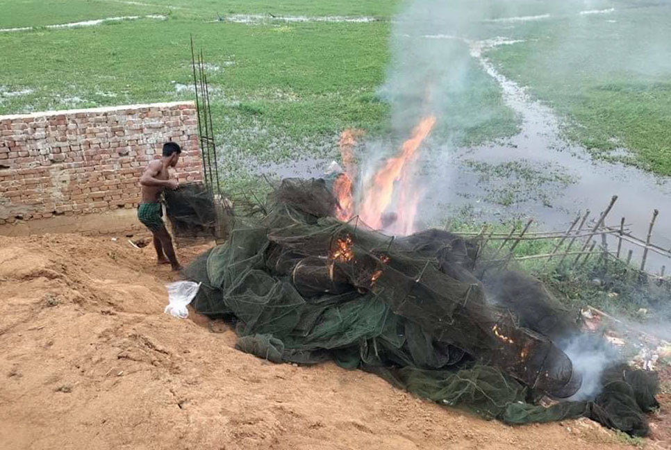সখীপুরে ৬ হাজার চায়না জাল পুড়িয়ে ধ্বংস