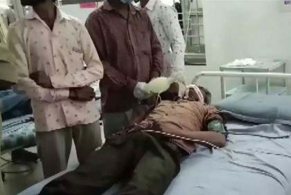 বিষাক্ত মদ্যপানে ২১ জনের প্রাণ গেল ভারতে
