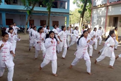 দিনাজপুরে নারীদের আত্মরক্ষা ও সহিংসতা 
প্রতিরোধে মার্শাল আর্ট বিষয়ক প্রশিক্ষণ