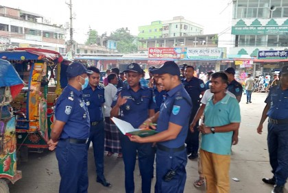 শ্রীপুরে মহাসড়কে অটোরিকশা উচ্ছেদ অভিযান