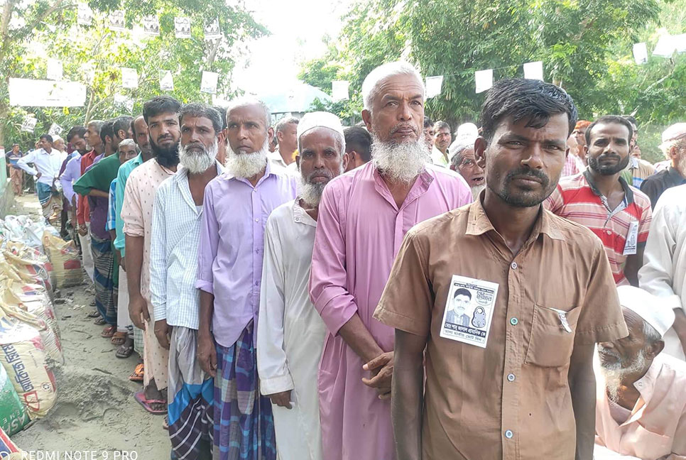 টাঙ্গাইলের চার ইউপি নির্বাচনে ভোটগ্রহণ চলছে
