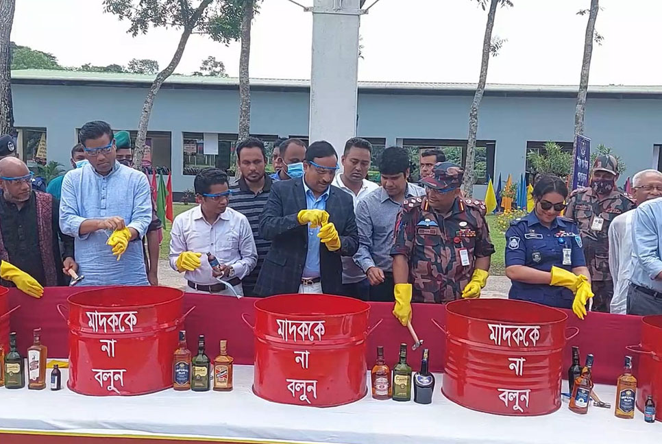 ফেনীতে প্রায় ১৭ কোটি টাকার মাদক ধ্বংস