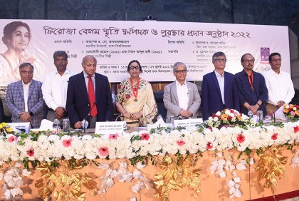 ‘ফিরোজা বেগম স্বর্ণপদক’ পেলেন শিল্পী ফেরদৌসী রহমান ও আব্দুল হাদী