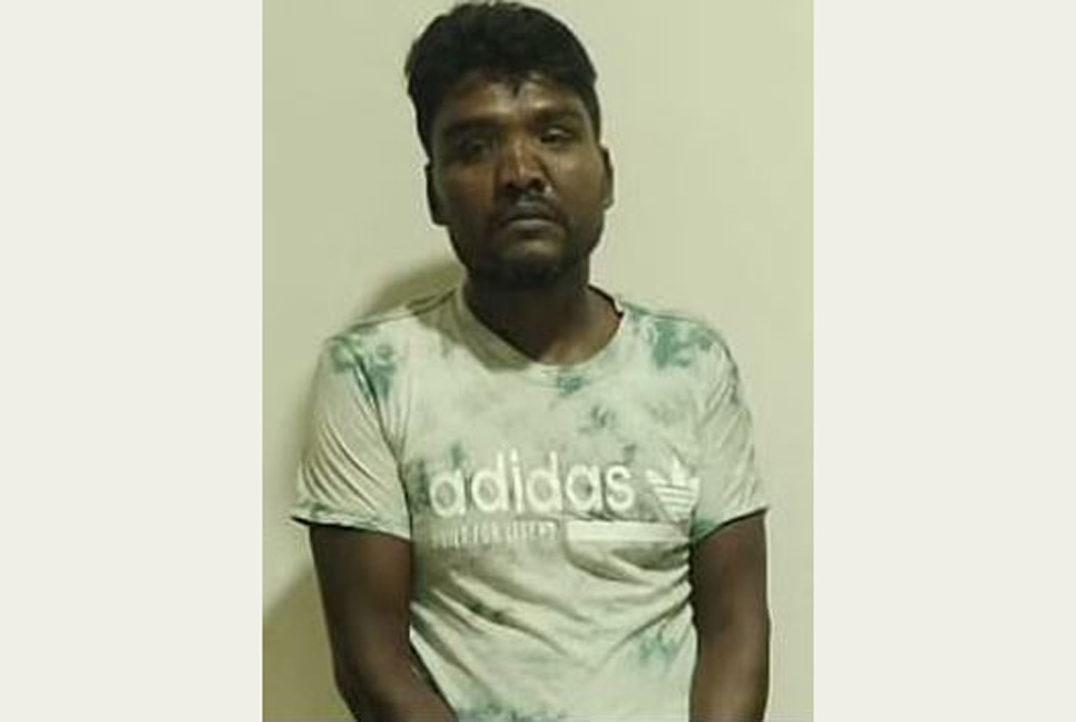 চলন্ত বাসে ছাত্রীকে যৌন নিপীড়ন, চালক গ্রেফতার
