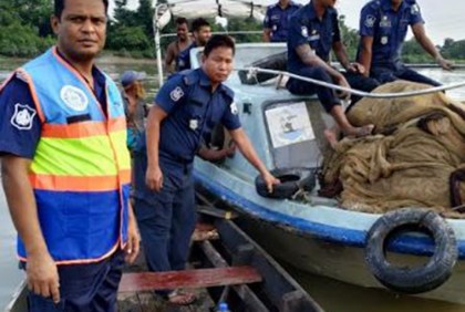 হালদা থেকে উদ্ধার ২০ হাজার মিটার জাল পুড়িয়ে ধ্বংস