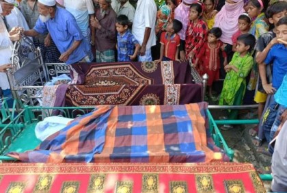 ফেনীতে সেপটিক ট্যাংকের বিস্ফোরণে নিহত তিন ভাইয়ের দাফন সম্পন্ন মোরেলগঞ্জে 