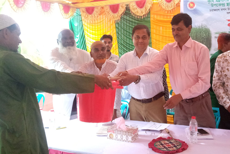 নালিতাবাড়ীতে পাট চাষে কৃষকদের আগ্রহী করতে মাঠ দিবস