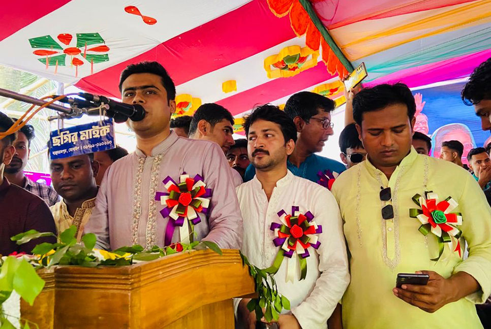 ছাত্রলীগকে বির্তকিত করার জন্য স্বাধীনতাবিরোধীরা তৎপর : লেখক ভট্টাচার্য 
