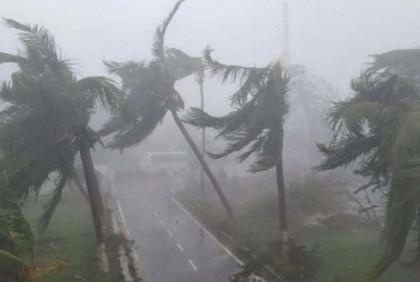 দেশের ৮ অঞ্চলে ৬০ কিলোমিটার বেগে ঝড়ের আভাস