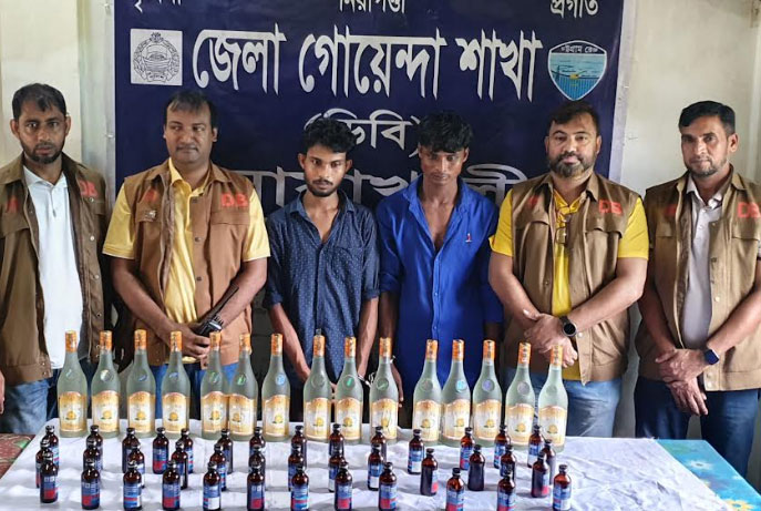 বেগমগঞ্জে ফেনসিডিলসহ ২ মাদক কারবারি গ্রেফতার  