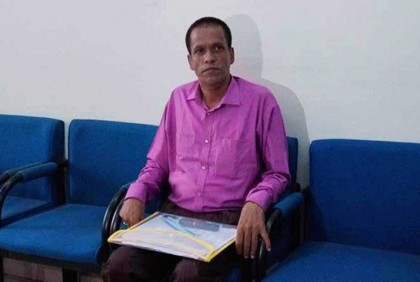 জাবিতে ভর্তি পরীক্ষা দিলেন ৫৫ বছরের সেই বেলায়েত