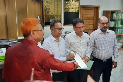 ব্যয়ের চেয়ে আয় বেশি জাতীয় পার্টির