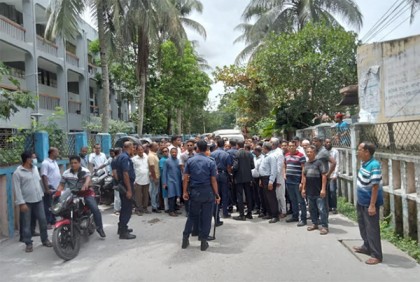 ঝালকাঠিতে বিএনপির সমাবেশে আওয়ামী লীগের হামলা, আহত ১৫
