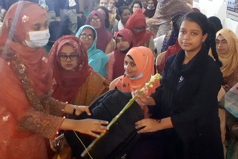 মাগুরা মেডিকেল কলেজের নবাগত শিক্ষার্থীদের পরিচিতি অনুষ্ঠান