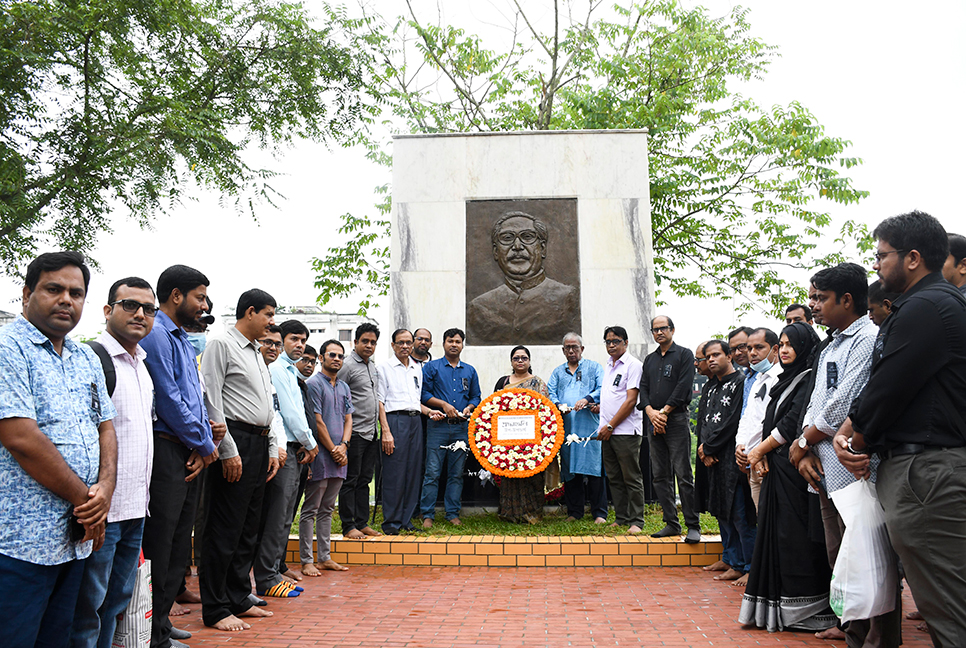 বেরোবিতে শোকাবহ আগস্ট উপলক্ষে
মাসব্যাপী কর্মসূচির উদ্বোধন