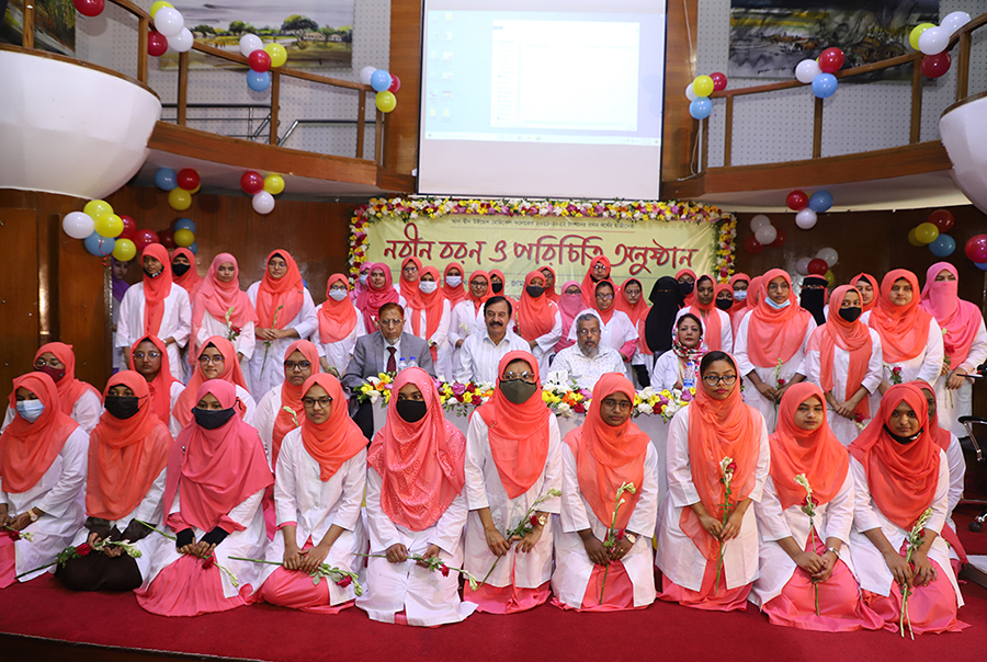 নবীন শিক্ষার্থীদের পদচারণায় মুখরিত আদ্-দ্বীন উইমেন্স মেডিকেল কলেজ