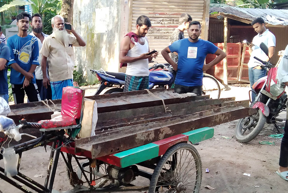 সরকারি ব্রিজের মালামাল চুরির অভিযোগে মামলা