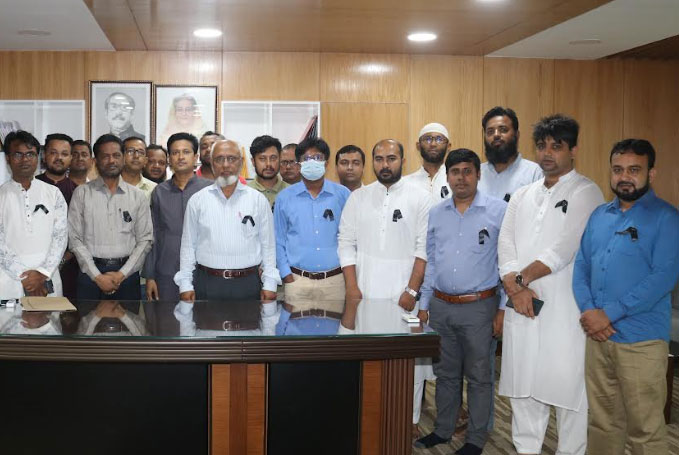 শোকাবহ আগস্টে বশেমুরবিপ্রবিতে কালো ব্যাচ ধারণ কর্মসূচি 