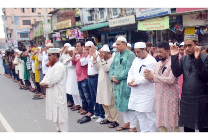 রংপুরে স্বেচ্ছাসেবক দলের নেতার গায়েবানা
জানাজা অনুষ্ঠিত  