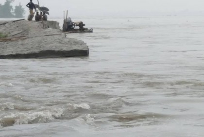 তিস্তার পানি বিপৎসীমার ওপরে, বন্যার সতর্কতা