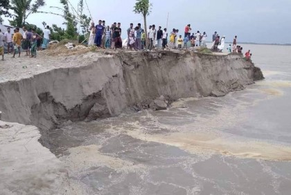 সিরাজগঞ্জে পানি বাড়ছে যমুনায়