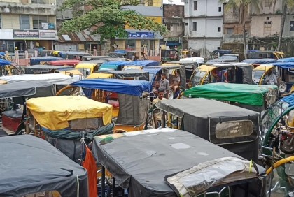 খাগড়াছড়ি পৌর শহরে লাইসেন্সবিহীন শতাধিক  অটোরিকশা জব্দ