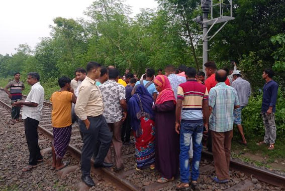 চুয়াডাঙ্গায় ট্রেনে কাটা পড়ে যুবকের মুত্যু 
