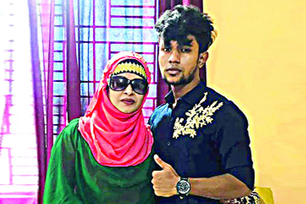 মায়ের জন্য পাত্র চেয়ে ফেসবুকে পোস্ট ছেলের