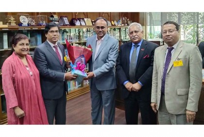 বাংলাদেশ ব্যাংকের গভর্নরের সাথে আইসিএবি’র প্রতিনিধি দলের সাক্ষাৎ