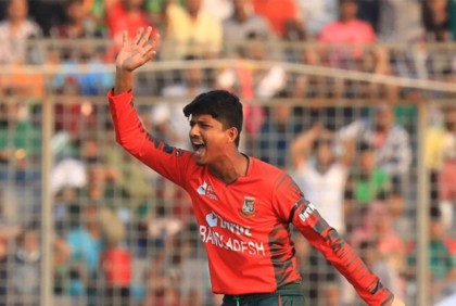 মেহেদির জোড়া আঘাত, ধুঁকছে জিম্বাবুয়ে
