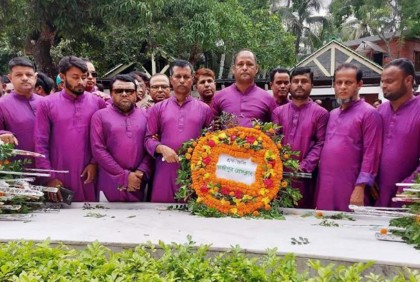 গাজীপুর প্রেসক্লাবের নবনির্বাচিত নেতৃবৃন্দের বঙ্গবন্ধুর সমাধিতে শ্রদ্ধা 