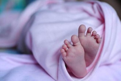 আল্ট্রাসনোতে ২, বাচ্চা প্রসব হলো ১, হাসপাতাল ভাঙচুর