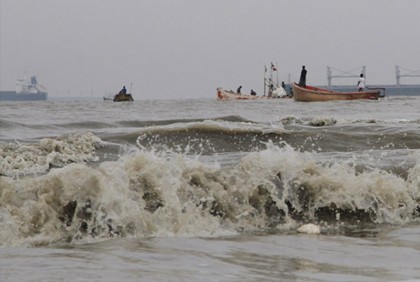 সমুদ্রবন্দরে ৩ নম্বর সতর্ক সংকেত