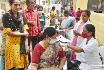 ভারতে দৈনিক করোনা আক্রান্ত হঠাৎ বেড়ে ১৭ হাজার পার, বেড়েছে মৃতের সংখ্যা