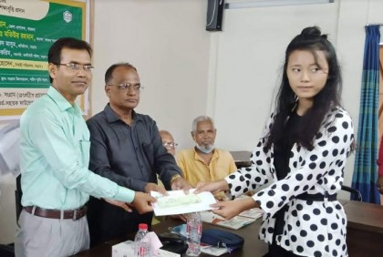 বরগুনায় দরিদ্র শিক্ষার্থীদের শিক্ষা বৃত্তি প্রদান