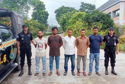 খুলনায় ৫ অপহরণকারী গ্রেফতার, অপহৃত উদ্ধার