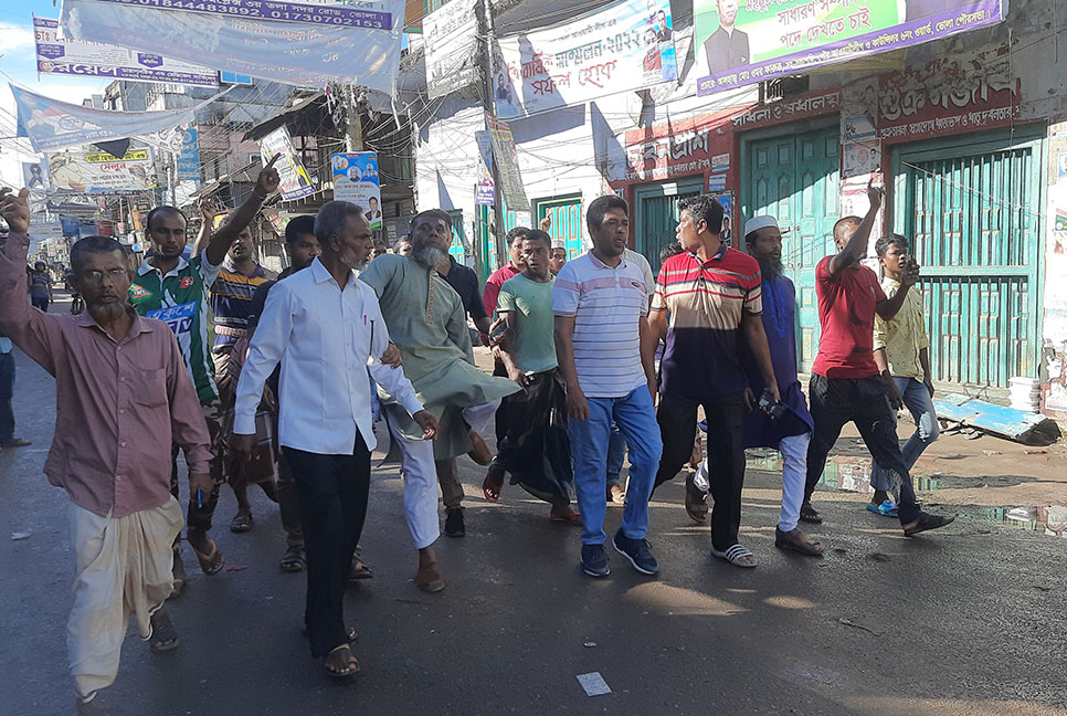 ভোলায় হরতাল: সীমিত আকারে চলছে যানবাহন