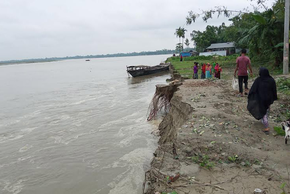 কুড়িগ্রামে নদ-নদীর পানি বেড়ে ভাঙন শুরু 