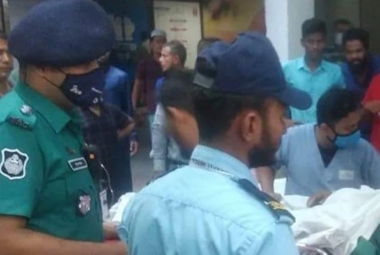 রাজধানীতে বাসের ধাক্কায় ট্রাফিক পুলিশ নিহত

