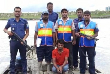 ড্রেজারে ডাকাতি, ৯৯৯-এ কল পেয়ে অভিযানে ধরা এক ডাকাত